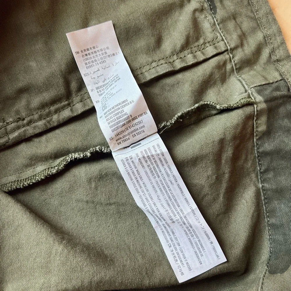 Abercrombie & Fitch Olive Green Army Camouflage Military Utility Vest size small - Picture 8 of 8